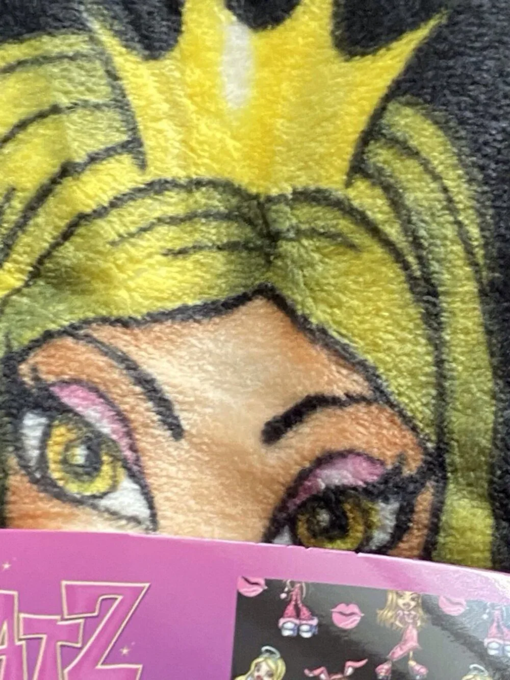 BRATZ Dolls Plush Halloween Throw Blanket 50x70 Black Jade Cloe Sasha Yasmin NEW